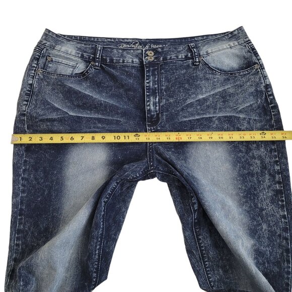 Womens Jeans Blue Dark Wash Distressed Straight Jeans Size 24 Revolution By Revo - Picture 7 of 11